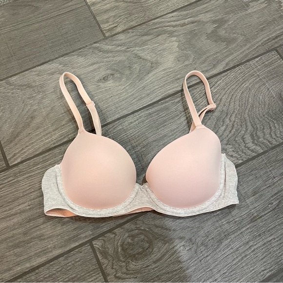 PINK Wear Everywhere T-Shirt Lightly Lined Bra - Picture 1 of 3